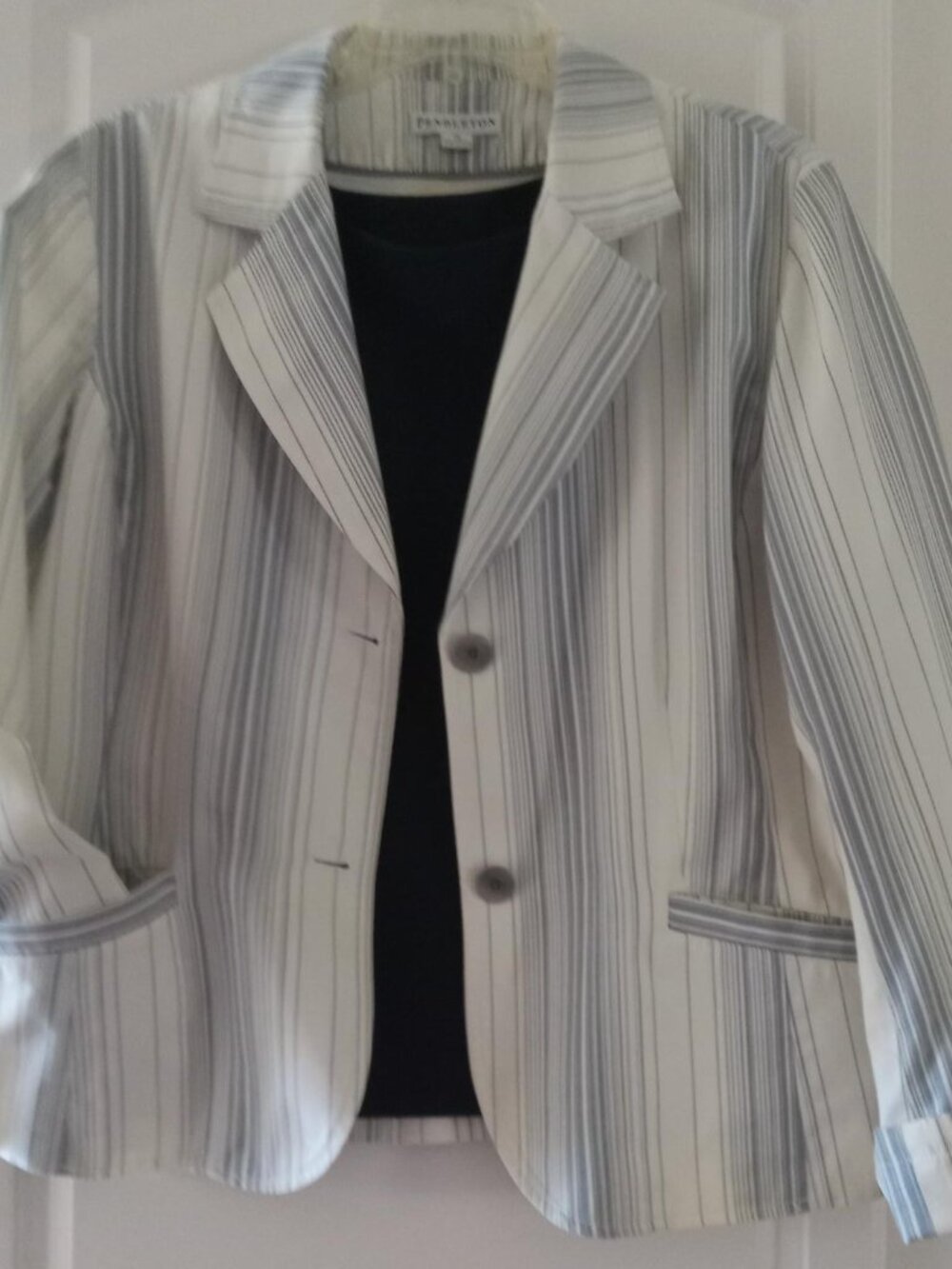 Pendleton Blazer - Picture 2 of 4